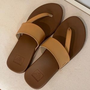 Size 9 Reef Sandals